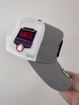 Gorra New Era NY Yankees Gris y Blanca