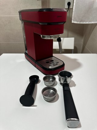 Cafetera Cecotec Cafelizzia Roja