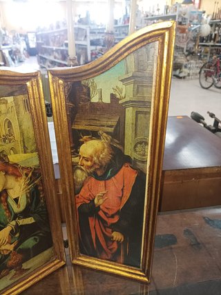 Tríptico religioso antiguo