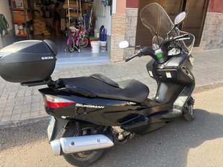 Suzuki Burgman 125 restaurada totalmente