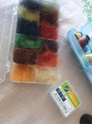 Material para atado de moscas y ninfas