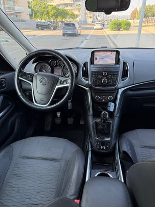 Opel Zafira Tourer 2012