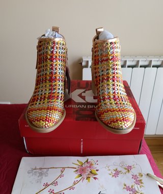 Botines metalizados multicolor 41 de 79.95€