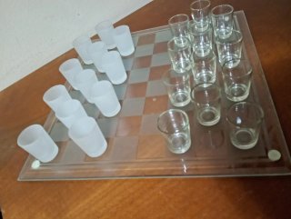 Scacchiera Alcolica con Bicchierini