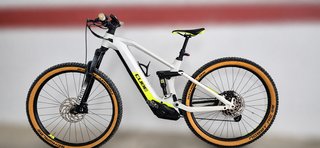 Bici Eléctrica Cube Stereo Hybrid 140 HPC Race 625