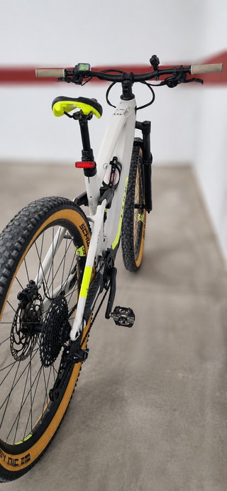 Bici Eléctrica Cube Stereo Hybrid 140 HPC Race 625