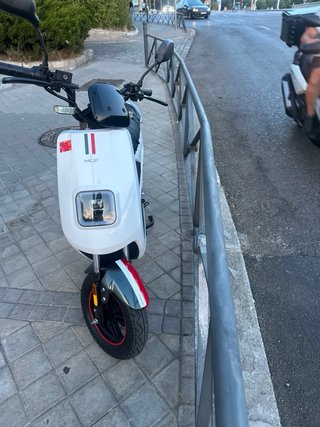 Ciclomotor Eléctrico NICE Scooter Automática