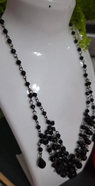 Collar vintage negro cuentas facetadas