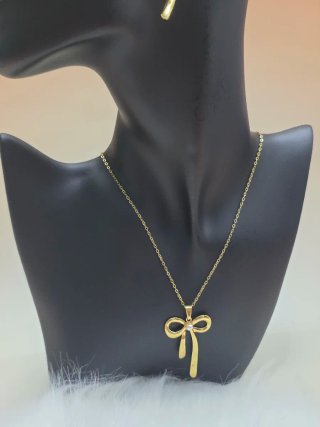 Conjunto Collar y Pendientes Acero Dorado