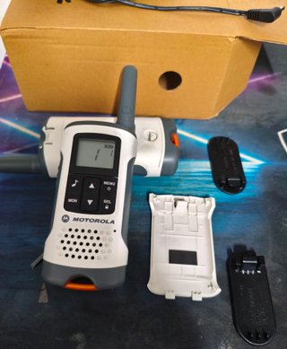 2 Walkie Talkies Motorola