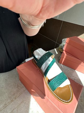 Sandalia plana Les Bagatelles piel verde