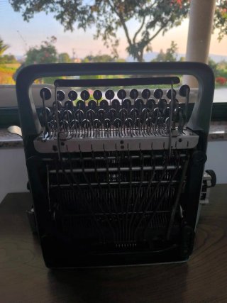 Máquina de escribir Hispano Olivetti Lexicon 80