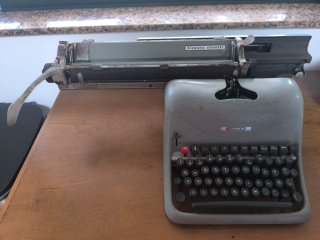 Máquina de escribir Hispano Olivetti Lexicon 80