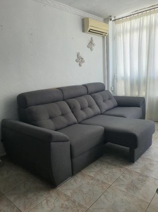 Sofá 3 plazas gris versátil