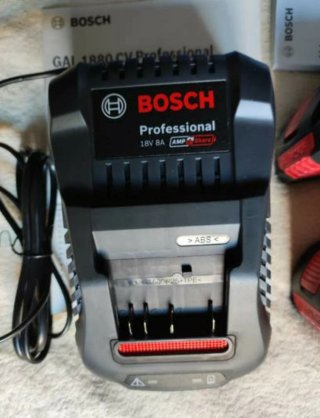 NUEVO Cargador y Baterías Bosch ProCORE 18V 4 Ah