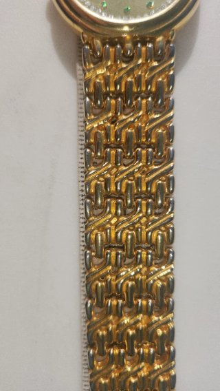 Reloj Citizen Dorado con Circonitas y Esmeraldas