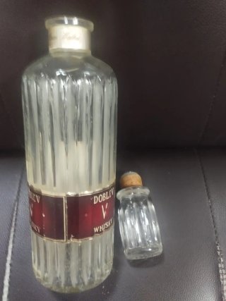 Botella antigua Doble V Hiram Walker