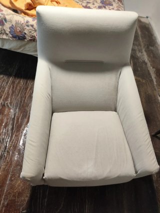 Sofá y sillóna juego beige tela. Precio negociable