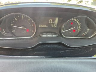 Peugeot 208 XAD 75CV Van