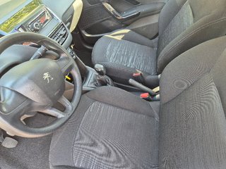 Peugeot 208 XAD 75CV Van