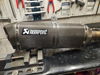 Escape completo Akrapovič SYM MaxSym TL 500