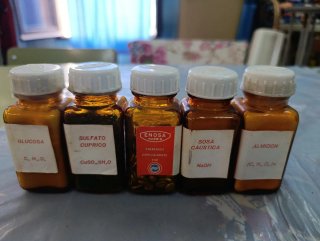 Caja de botes de experimentos