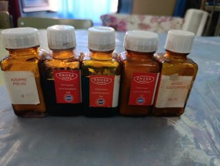 Caja de botes de experimentos