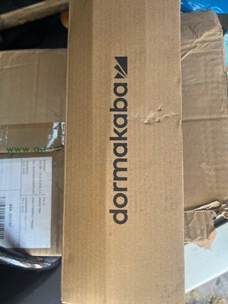 Cierre puerta hidráulico Dorma Kaba