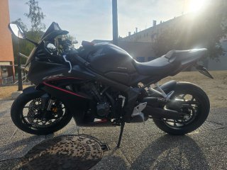 Honda CBR 650 R Negra e-clutch