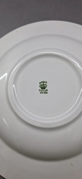Vajilla Royal China Vigo: 3 platos soperos + 1 lla