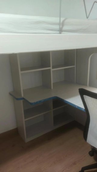 Cama alta con almacenaje, escritorio y silla