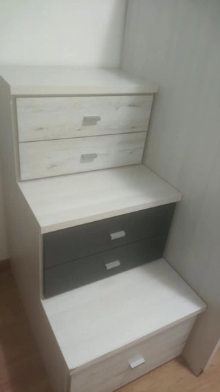 Cama alta con almacenaje, escritorio y silla