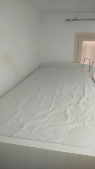Cama alta con almacenaje, escritorio y silla