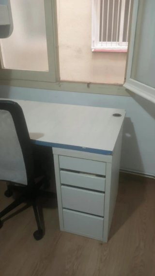 Cama alta con almacenaje, escritorio y silla