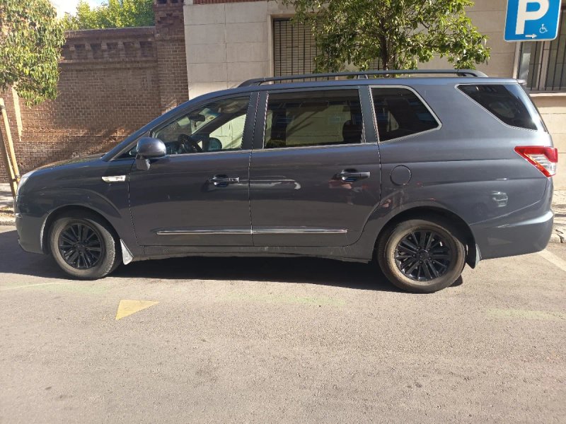 SsangYong Rodius 2015 - foto 1