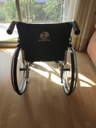 Silla de ruedas manual y ligera FORTA line