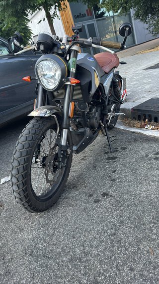 FB Mondial 125 Hps Moto Naked Negra/Gris/Amarilla