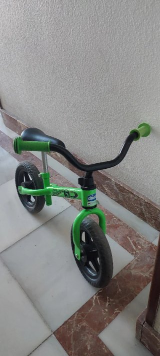 Bicicleta de equilibrio verde Chicco