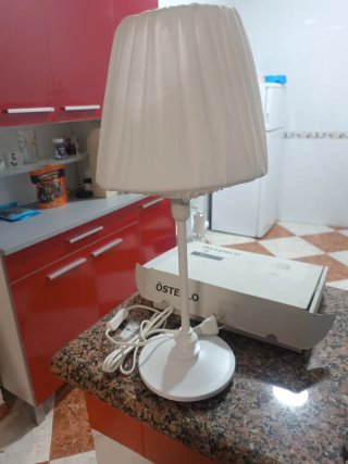 Lámpara de mesa Ikea ÖSTERLO