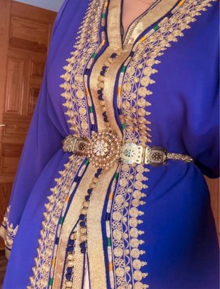 Caftán Morado Talla XL con Bordado Dorado
