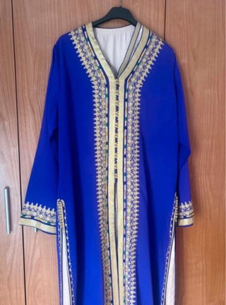 Caftán Morado Talla XL con Bordado Dorado