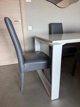 Mesa comedor blanca con 4 sillas