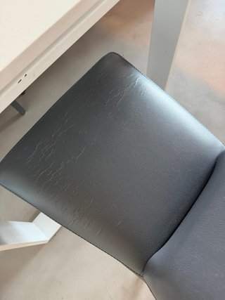 Mesa comedor blanca con 4 sillas