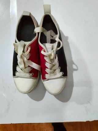 Scarpe Tommy Hilfiger nere e rosse