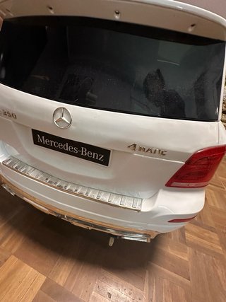 Coche Eléctrico Mercedes Juguete