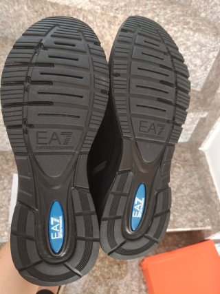 Zapatillas Emporio Armani Negras y Doradas