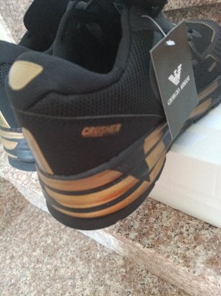 Zapatillas Emporio Armani Negras y Doradas