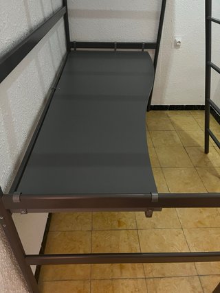 Litera con escritorio gris