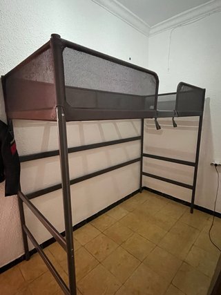 Litera con escritorio gris