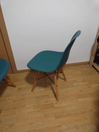 4 Sillas Diseño Madera y Plástico